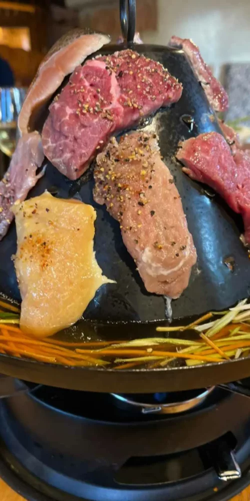 zapferl-alm-skihutte-wanderhuette-muehlbach-hochkoenig-009 Hutessen - Filets vom Rind, Schwein, Pute und Würstchen am Eisenhut zum selber brutzeln