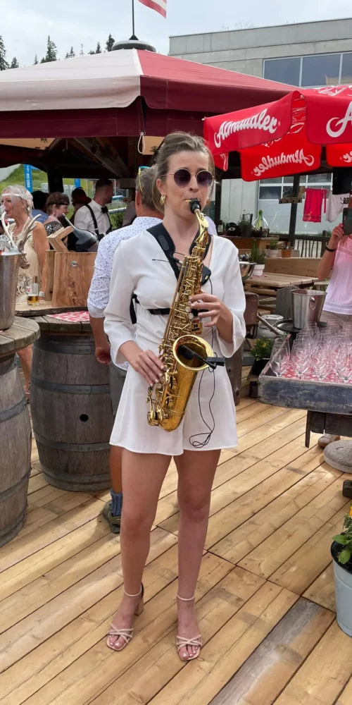 zapferl-alm-skihutte-wanderhuette-muehlbach-hochkoenig-011 Live Events mit Saxophonistin