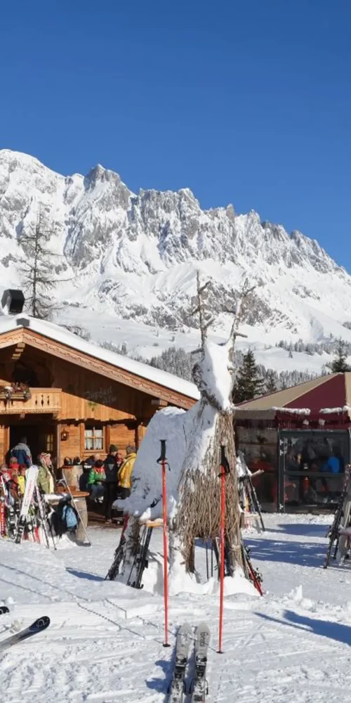 zapferl-alm-skihutte-wanderhuette-muehlbach-hochkoenig-014 Aussenansicht der Zapferl Alm im Winter